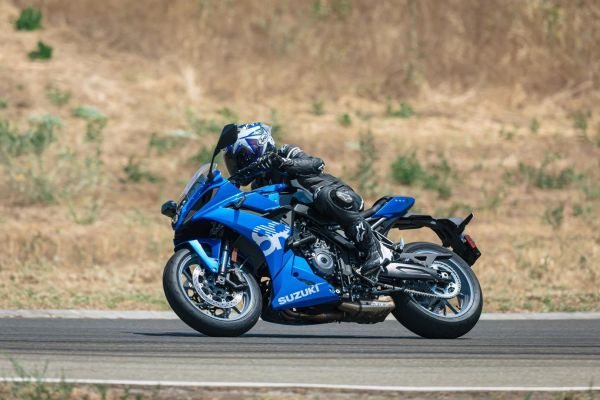 GSX 8R › Benzinli Motosiklet | Suzuki | Motosiklet